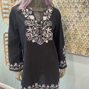 Raviya Black Top with White Detailing